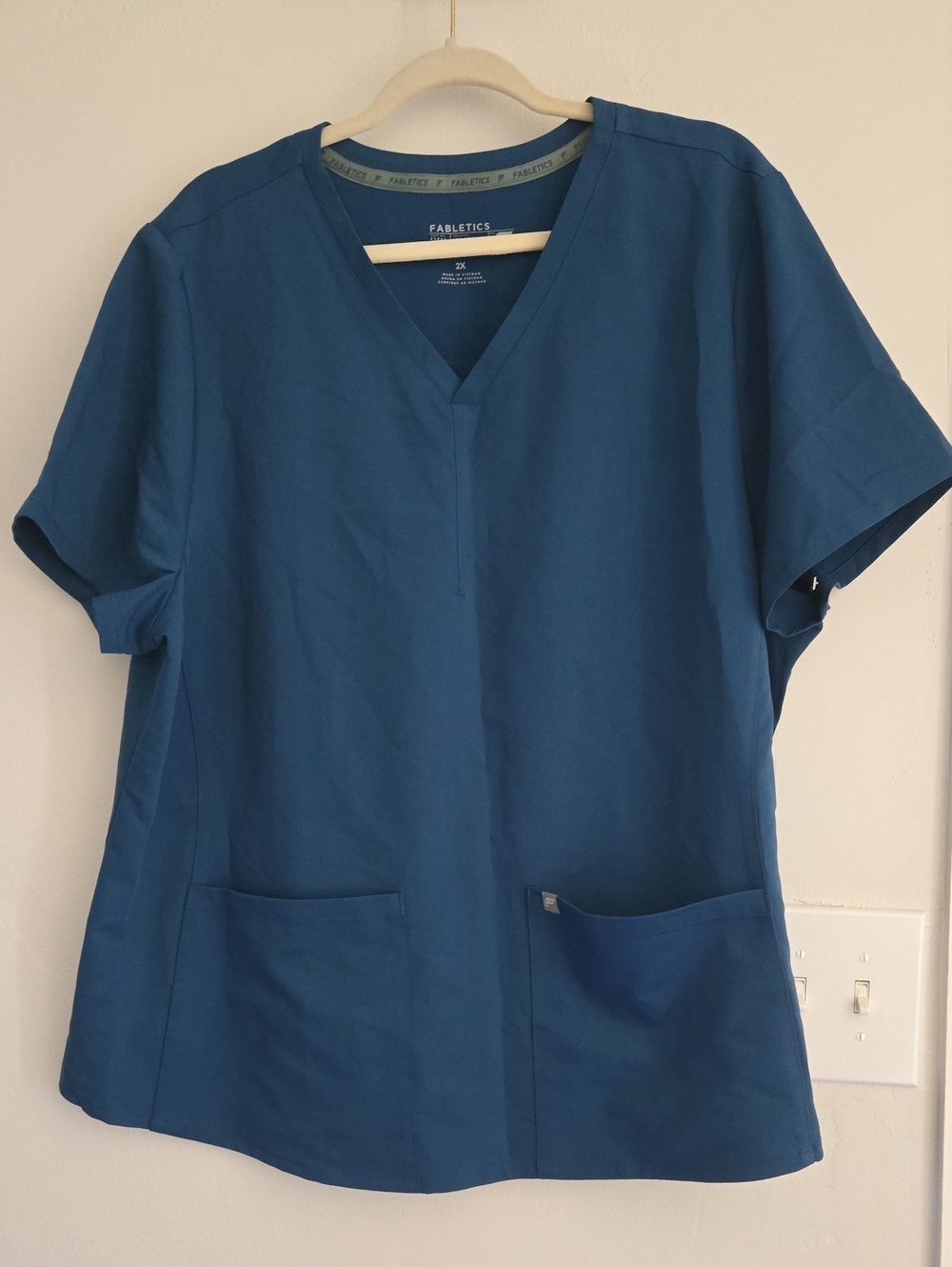 Fabletics Scrub Women's Deep Teal V-Neck Work